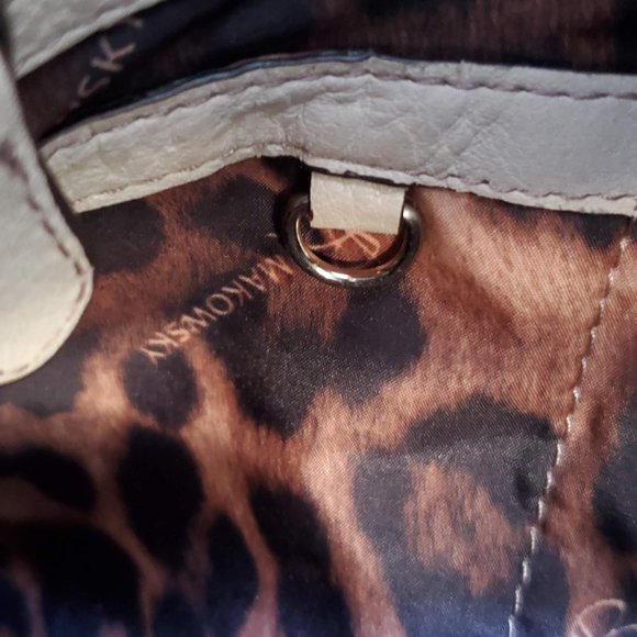 B. Makowsky Cream Leather Bag - Picture 5 of 16